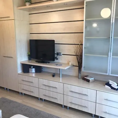 Διαμέρισμα Bervia Apartman *